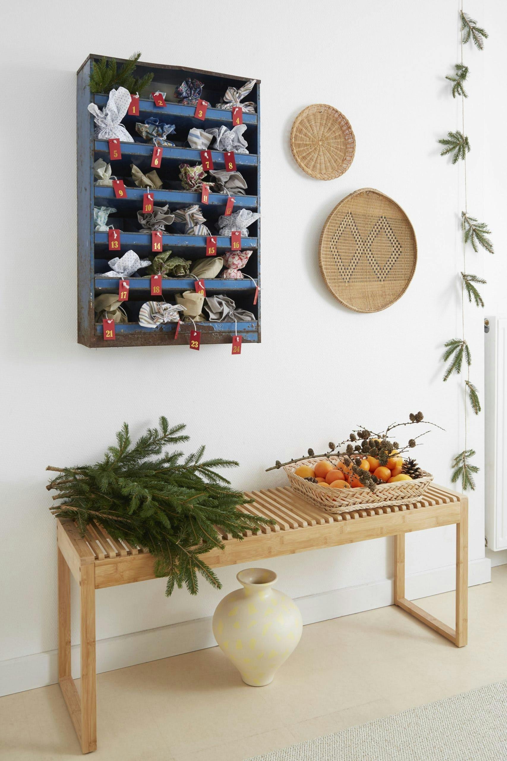 Julekalender vegghylle Hjemmelaget pakkekalender